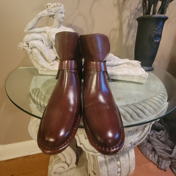 Ugg Elysium Leather Boot in Brown 9.5 #443 - Picture 5 of 17